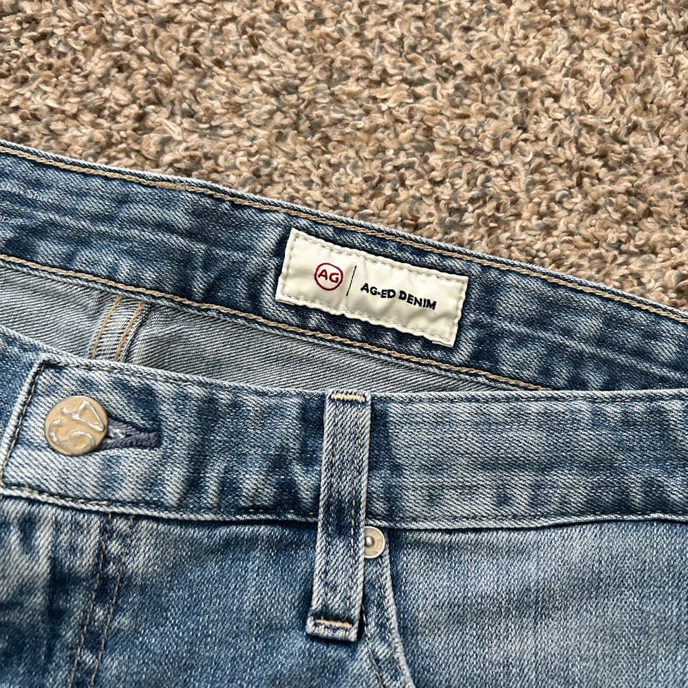 AG Adriano Goldschmied | Medium Wash Distressed Hem Becke Relaxed Slim Short - Picture 4 of 10